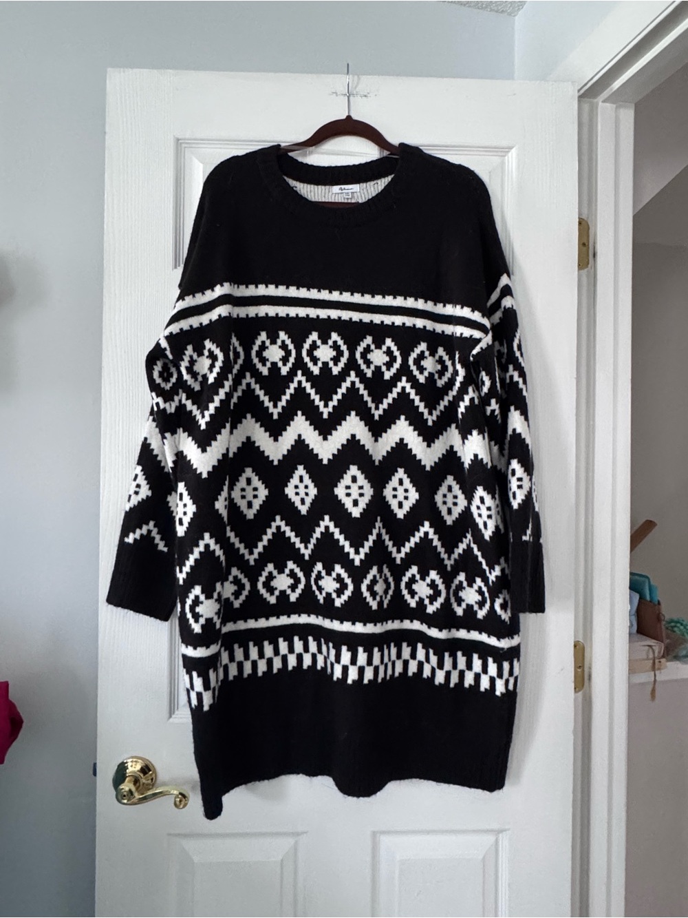 Reitmans Black and White Geometric Crewneck Sweater Dress